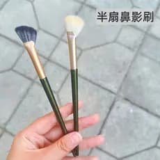 Cangzhou pincel de maquiagem único pincel Semi-ventilador nariz sombra pincel sombra de olho detalhes chanfrados pincel