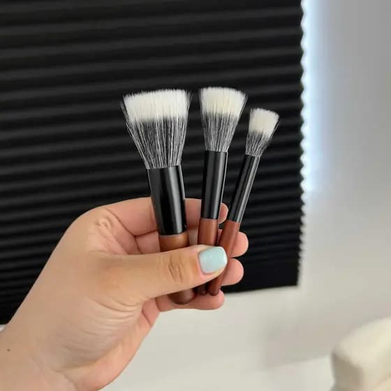 Mini pincel de Blush em pó mais macio e macio, mini pincel de cor de ponto, pincel de maquiagem portátil de lã
