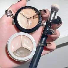 DIKALU Tricolor Creme Corretivo Paleta Capa Manchas Faciais Marcas de Acne Olheiras Lágrima Groove Luz Sombra CP Combina