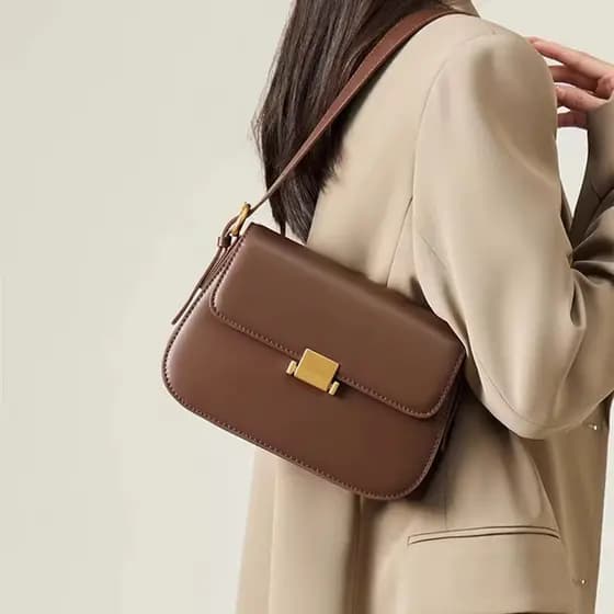 2026 sacos All-Match bolsa de ombro Commuter mensageiro saco Tofu pequeno quadrado saco axilas saco feminino