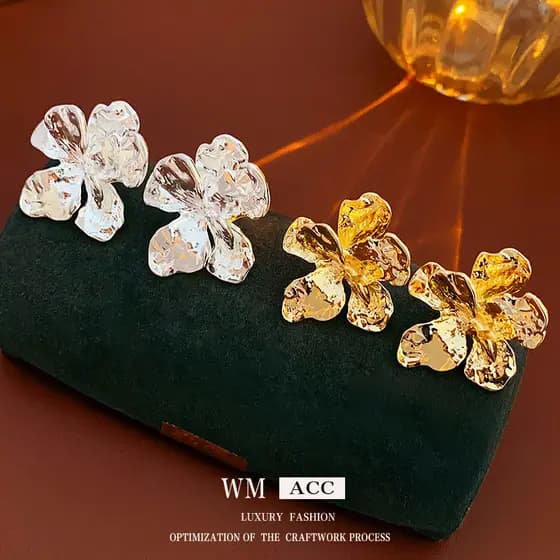 Agulha de prata estilo legal Metal flor brincos francês Retro único brincos temperamento High-End brincos fabricante ata