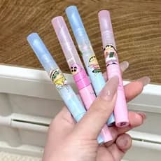 JILLLEEN Crayon Shin-Chan Camélia Lip Essence Care Base de pele Óleo labial Hidratante labial Máscara labial Linhas labi