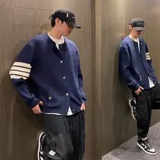 American Street Wear Estilo Preppy Suéter Casual Masculino Quatro Barras Cor Sólida Luz Estilo Maduro Cardigan Listrado