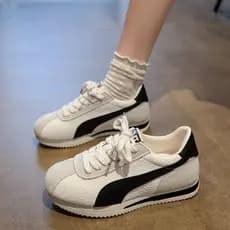 Sapatos leves de sola grossa femininos 2026 verão novo estilo All-Match respirável leve sapatos brancos Retro Casual esp