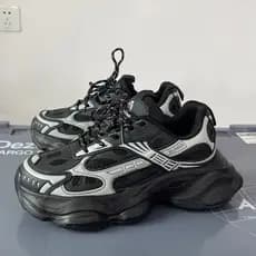 Papai sapatos masculinos 2024 primavera novo estilo de sola grossa preto Samurai ins influenciador pequenos sapatos pret