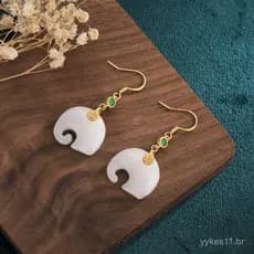 Brincos de design criativo, estilo palaciano, retrô, com imitação de jade branco de Xinjiang, dourados, que trazem boa s
