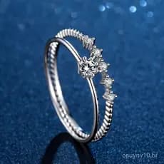 Anel de diamante moissanite de um quilate, cor D, em prata S925, estilo coroa, da fabricante Yuanchjia, disponível para