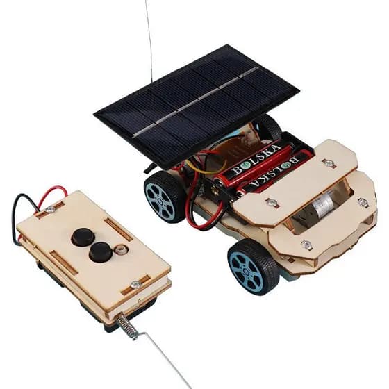 Modelo educacional de montagem em pequena escala com tecnologia DIY, carro de corrida com controle remoto movido a energ