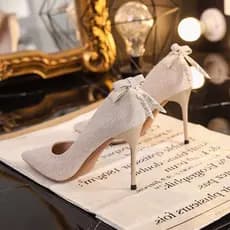 2026 primavera novo estilo menina francesa salto alto na moda dedo do pé apontado boca rasa sapatos Stiletto estilo fada