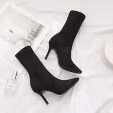 Botas Stiletto de dedo apontado pequenas botas curtas femininas 2026 novo estilo inverno versão coreana All-Match tubo c
