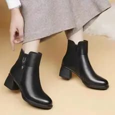 2026 Novo Estilo Botas Curtas de Salto Grosso Mulheres Salto Alto Zíper Lateral Martin Botas All-Match Botas Femininas B