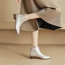 2026 Primavera Outono Novo Estilo Chinês Estilo Chinês Dedo Apontado Botas Curtas de Salto Baixo Saia Feminina Couro Mac