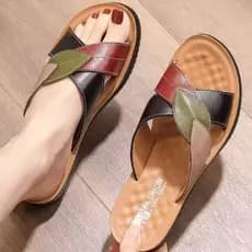 Couro genuíno cunha salto mãe sapatos sandálias chinelos feminino 2026 verão exterior usar sandálias para idosos de meia