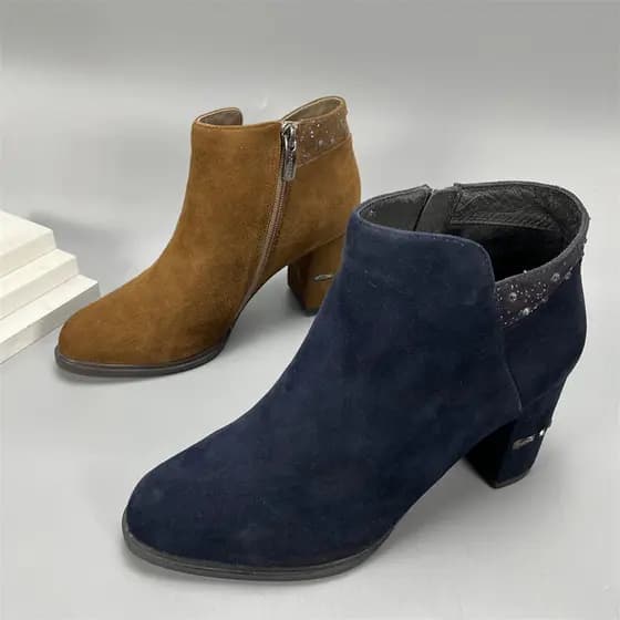 2021 botas curtas femininas inverno forro de lã novo estilo Martin botas femininas estilo britânico salto grosso salto a