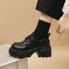 Sapatos de couro pequenos estilo britânico com cadarço feminino 2026 novo estilo primavera outono aumentou mocassins de