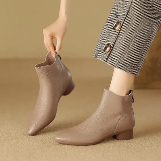 2026 Novo Estilo Outono Inverno Moda Couro Macio Botas Nu Dedo Apontado Baixo Salto Grosso Botas Únicas Couro Macio Fran