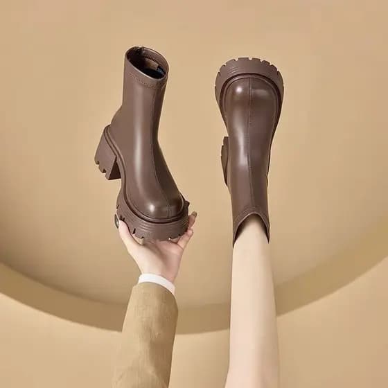 Botas de sola grossa marrom outono inverno botas únicas botas curtas Martin botas femininas estilo britânico 2026 novo e