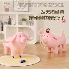 Yanle 2026 novo estilo de montagem de porco voador com rodas cadeira deslizante Piggy boneca fezes deslizantes Taiyi pes