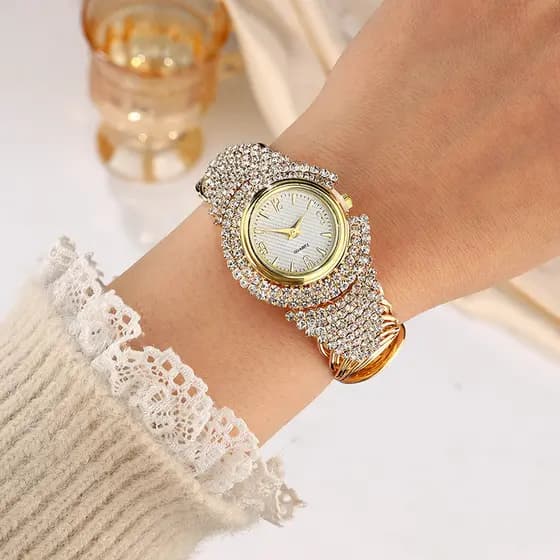 Relógio feminino moderno e elegante com decoração de diamantes, relógio feminino à moda, relógio de quartzo feminino cas