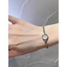 relogio feminino pequeno relogio feminino Pulseira pulseira relógio feminino local de trabalho luz luxo nicho relógio me