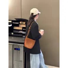 bolsa femenina bolsa feminina Bolsa Francês mão-tecido saco primeira camada de couro portátil ombro cesta vegetal Retro