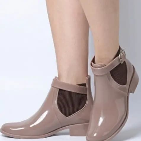 GALOCHA DE BORRACHA CONFORTAVEL, ESTILOSA E CASUAL