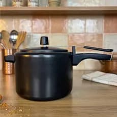 Panela de pressão 4,5 Litros - Antiaderente - Cereja e Preto