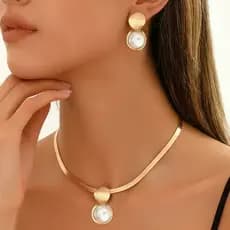 Elegante E Corrente De Cobra Plana De Face Larga Imitação De Pérola Redonda Clavícula Colar Brincos Conjunto Redondos Fe