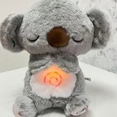 Novo Estilo Urso de Pelúcia Koala com Respiração, Boneca de Plush Coelho Morango, Brinquedo de Bebê Lontra, Boneca de Mú