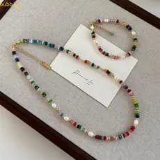 Colar e pulseira de pedras naturais e pérolas brilhantes e elegantes, presente de joalheria.