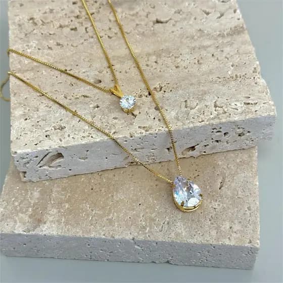Colar Duplo Gota Cristal Ponto de Luz Banhado a Ouro 18k
