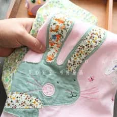 Meninas terno de coelho de orelhas compridas verão novo estilo médio crianças pequenas em torno do pescoço calças de man