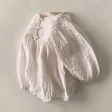 INS estilo coreano infantil bebê bordado estilo estrangeiro macacão cem dias de idade macacão feminino topo