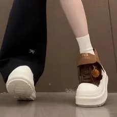 Retro fosco lapela rendas de sola grossa sapatos de alta qualidade feminino Martin botas 2026 novo estilo pequeno aument
