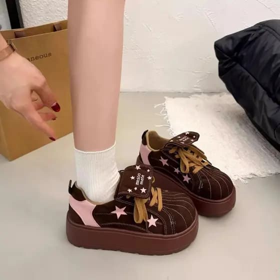 Versão coreana Wasteland estilo Retro dedo do pé redondo tênis de sola grossa feminino 2026 outono inverno novo estilo n