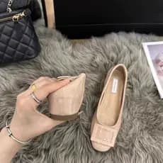 Pequena altura 5cm cor Nude fivela quadrada boca rasa sapatos femininos 2026 primavera novo estilo francês dedo do pé re