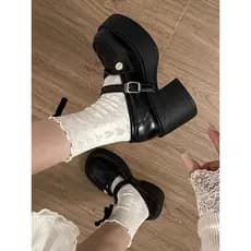 Preto estilo britânico de sola grossa de salto alto pequenos sapatos de couro feminino 2025 novo estilo outono saia comb