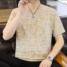 Verão luz luxo novo estilo masculino em torno do pescoço de manga curta camiseta Street Wear All-Match metade
