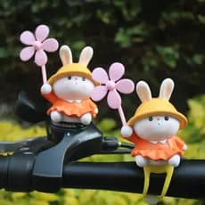 Bonito carro aromaterapia boneca bateria carro coelho engraçado urso Gadget namoradas peças da motocicleta elétrica capa