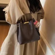 Estilo ocidental Casual All-Match requintado High-End couro simples Commuter 2025 outono feminino de um ombro mensageiro