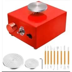 O mesmo modelo de mini roda de cerâmica infantil quadrada, tipo caixa de tesouro iluminada por luz da lua.