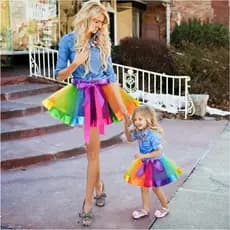 Saia De Tule Arco-íris Com Laço30 cm infantil /40 cm adultos Tutu Colorida Unicórnio Fntasia Festa Aniversário Carnaval
