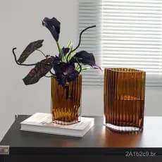 Vaso de vidro linear em forma de folha, estilo nórdico Shi Yuan, design minimalista francês, adequado para salas de esta