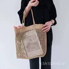Nova bolsa de palha de grande capacidade em estilo coreano, bolsa de ombro artesanal vazada para mulheres, bolsa de prai