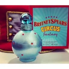 Britney Spears Fantasy Circus: Um Show de Fragrância Doce