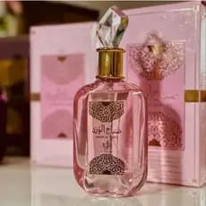 Sabah Al Ward Sugar: A Essência Feminina que Exala Sofisticação.