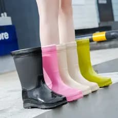 Botas de chuva femininas tubo médio impermeável tubo alto antiderrapante botas de chuva sapatos de borracha femininos mo