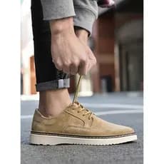 Sapatos masculinos de camurça 2025 novos tênis de couro casuais britânicos confortáveis All-Match juventude na moda sapa