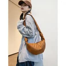 Outono novo estilo nicho saco feminino Croissant saco de ombro marrom coreano simples Melade saco grande capacidade bols