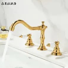 Torneira dourada quente e fria estilo europeu, dividida sob a bancada, três furos, alça dupla, lavatório de vaso sanitár